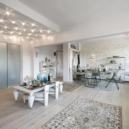 Sunflight, Nilie Hospitality Mgmt Θεσσαλονίκη